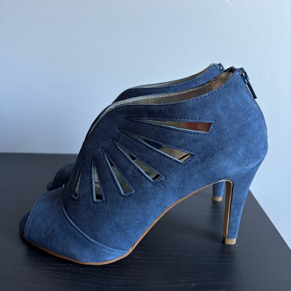 NWT: Blue Suede Heels - Picture 3 of 6